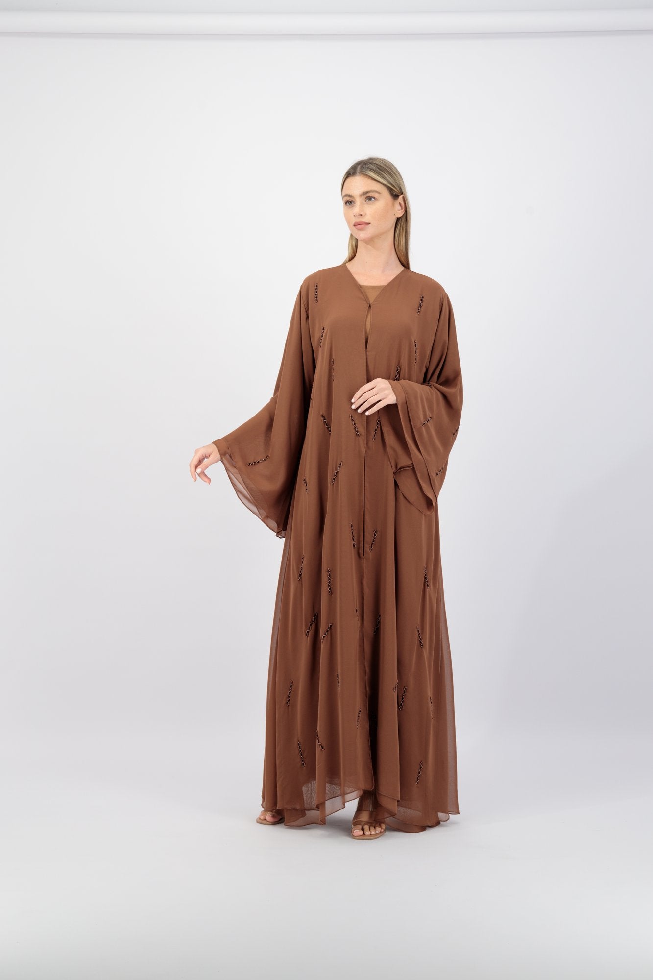 Farah abaya sleeve