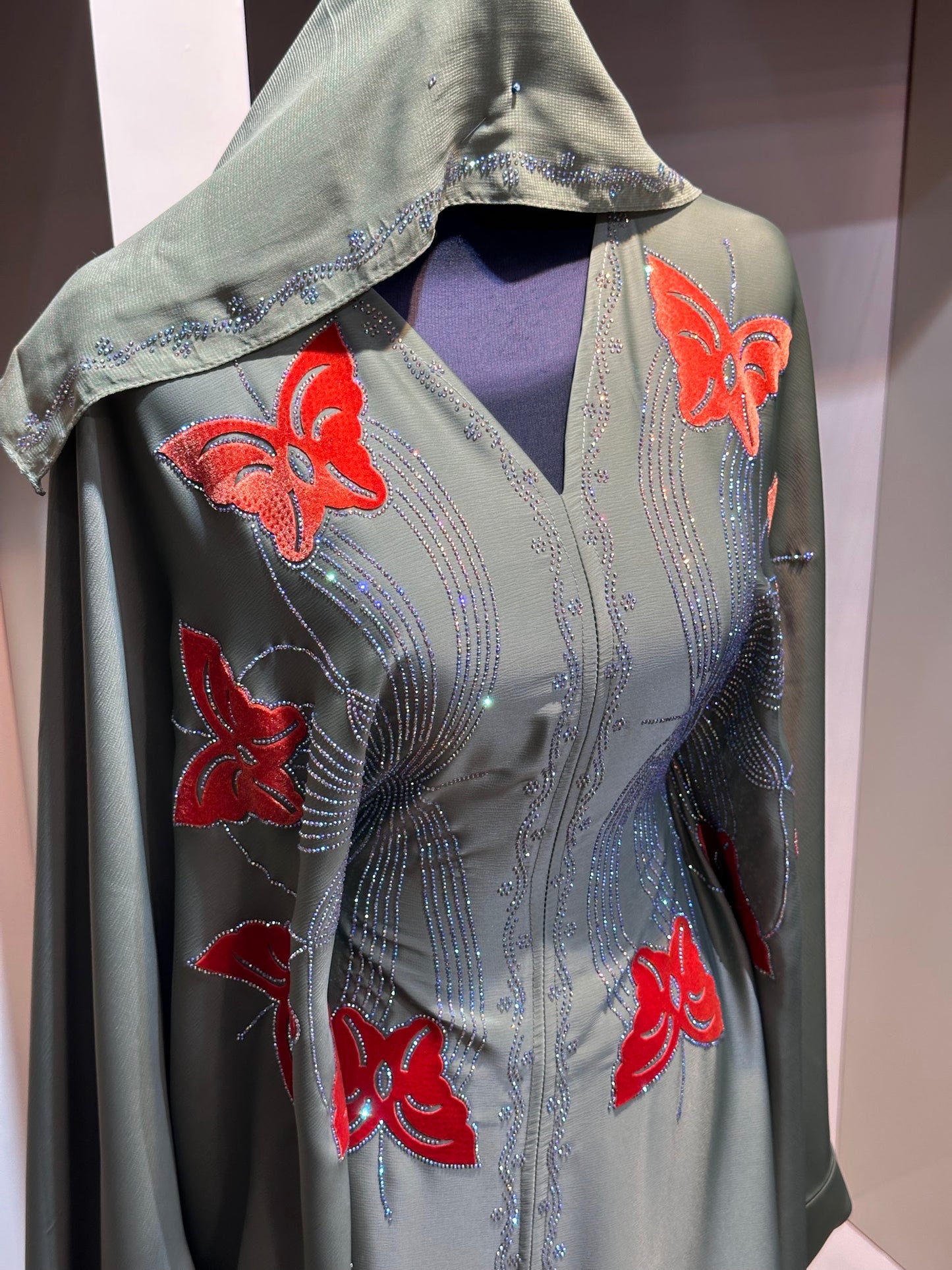 ABAYA DESIGN 81 detail