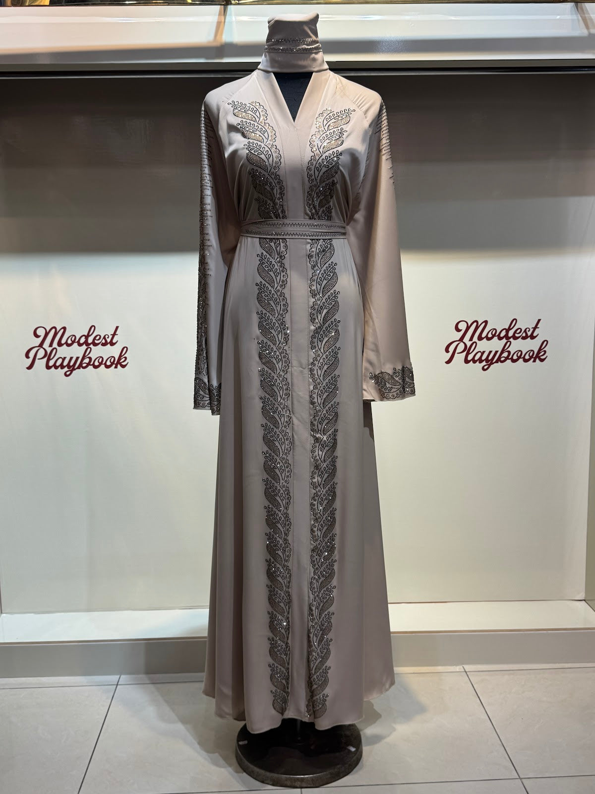 ABAYA DESIGN 76 front
