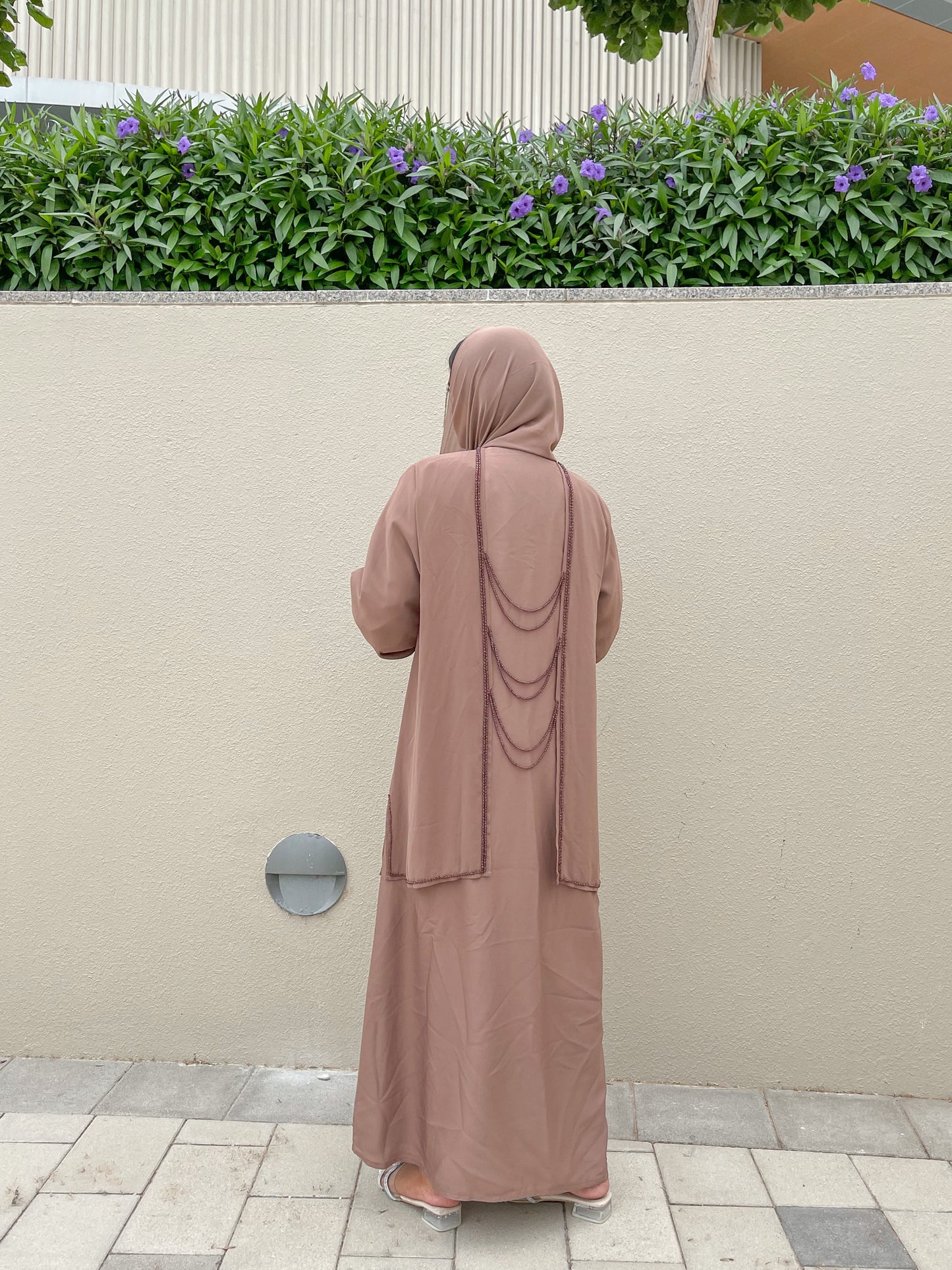 Sumayah abaya brown