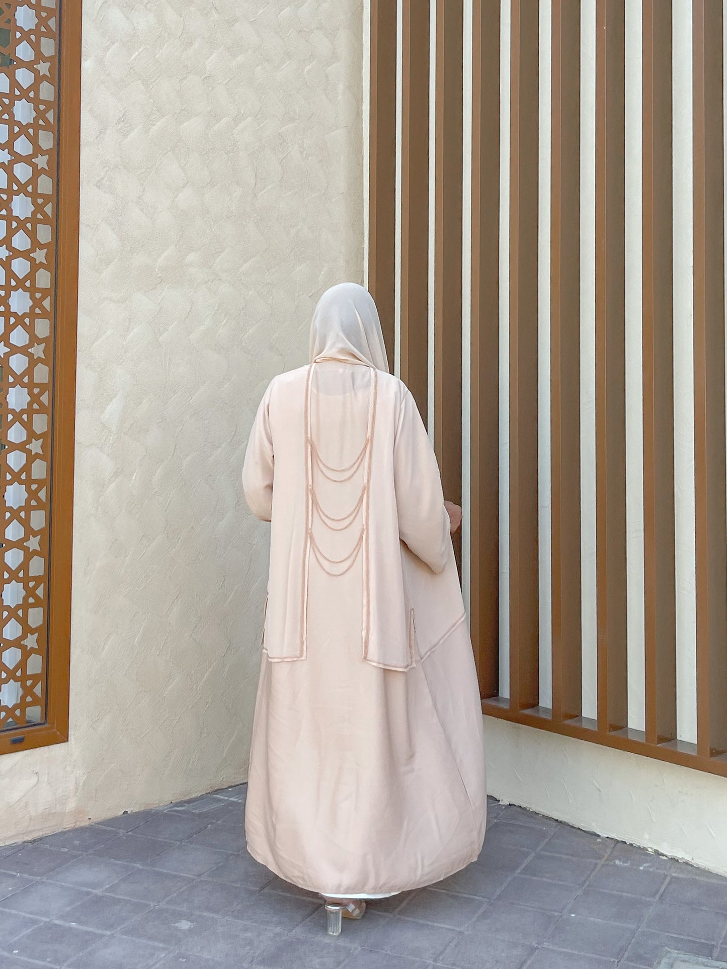 Sumayah abaya beige