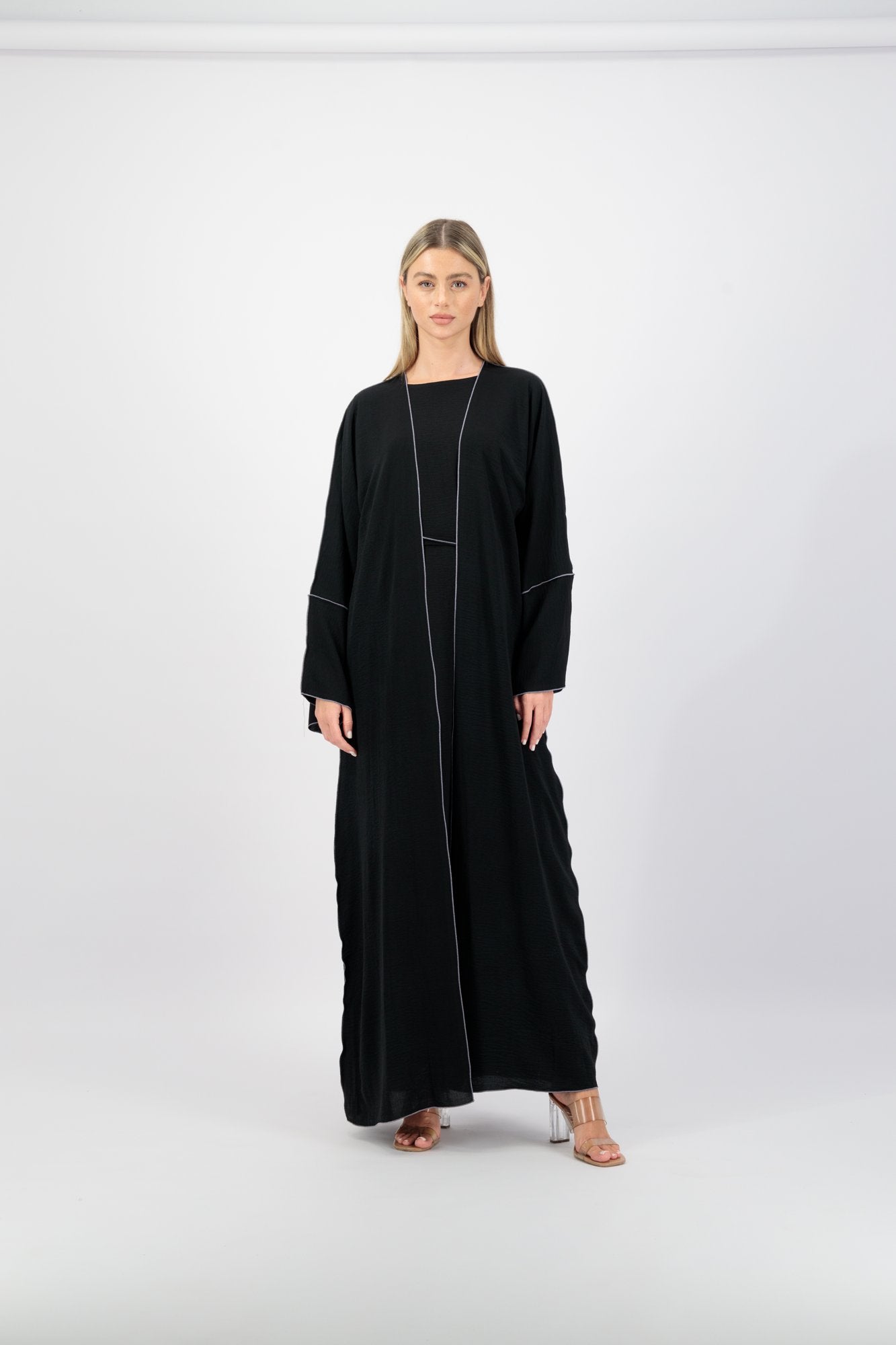 Laila abaya black