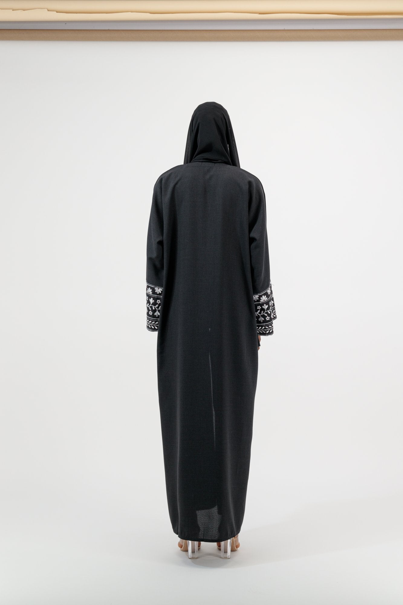 Anaabia abaya back