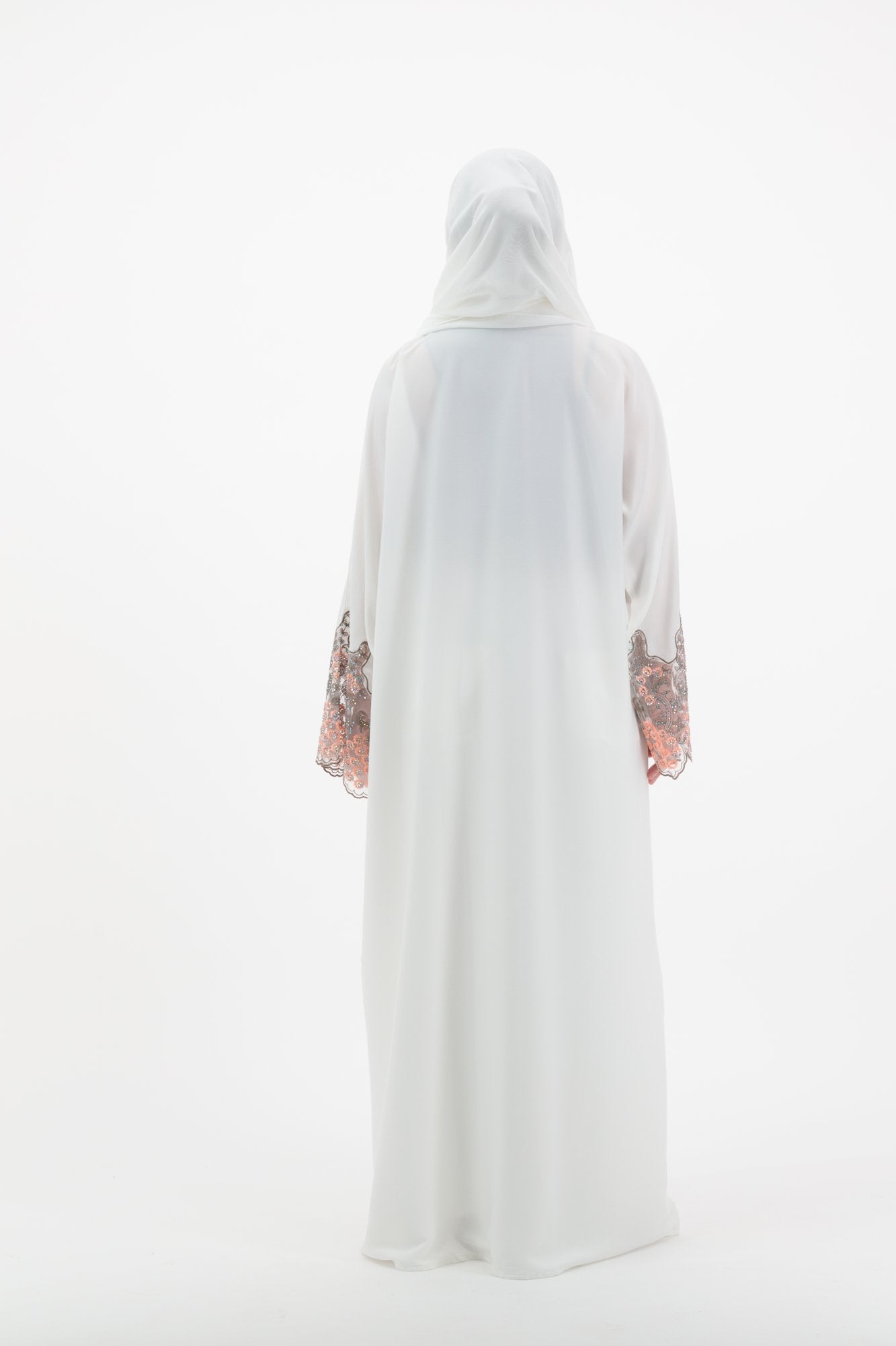 Maryam abaya back