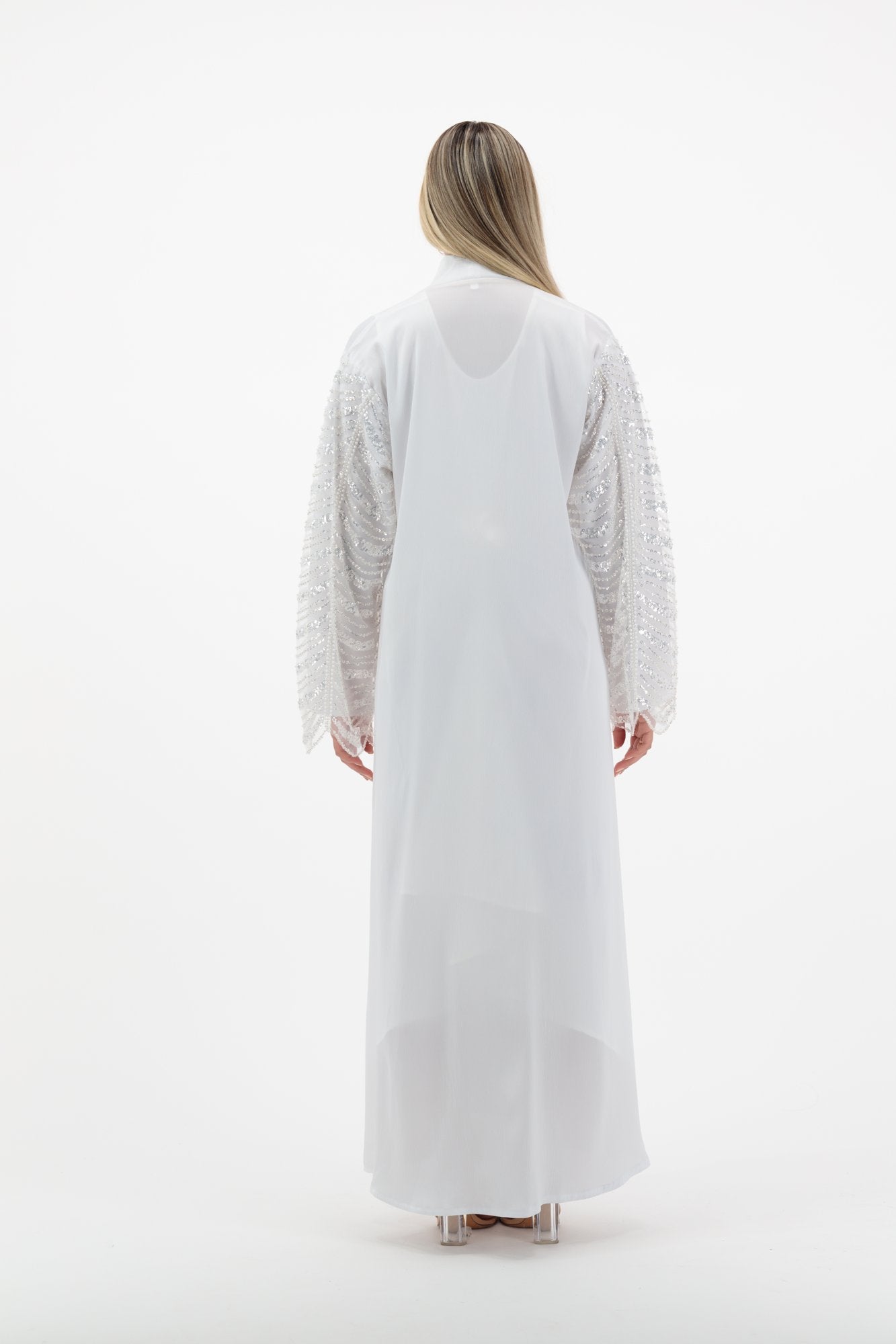 Izza abaya back