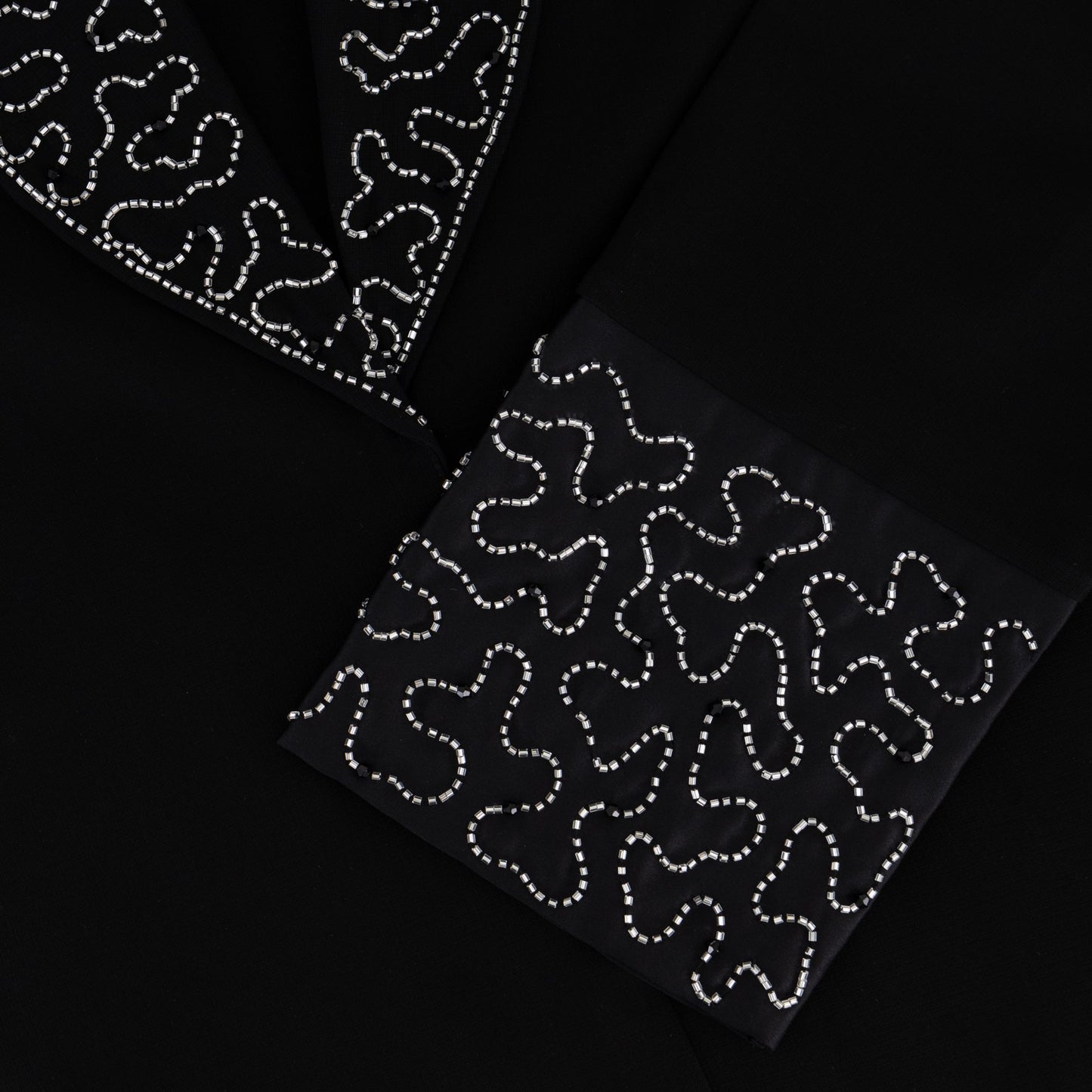 Noura abaya closeup