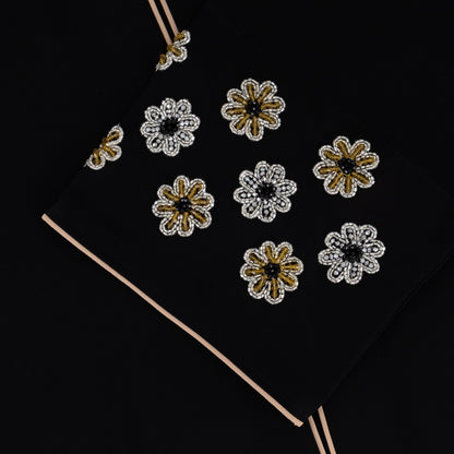 Raya abaya closeup
