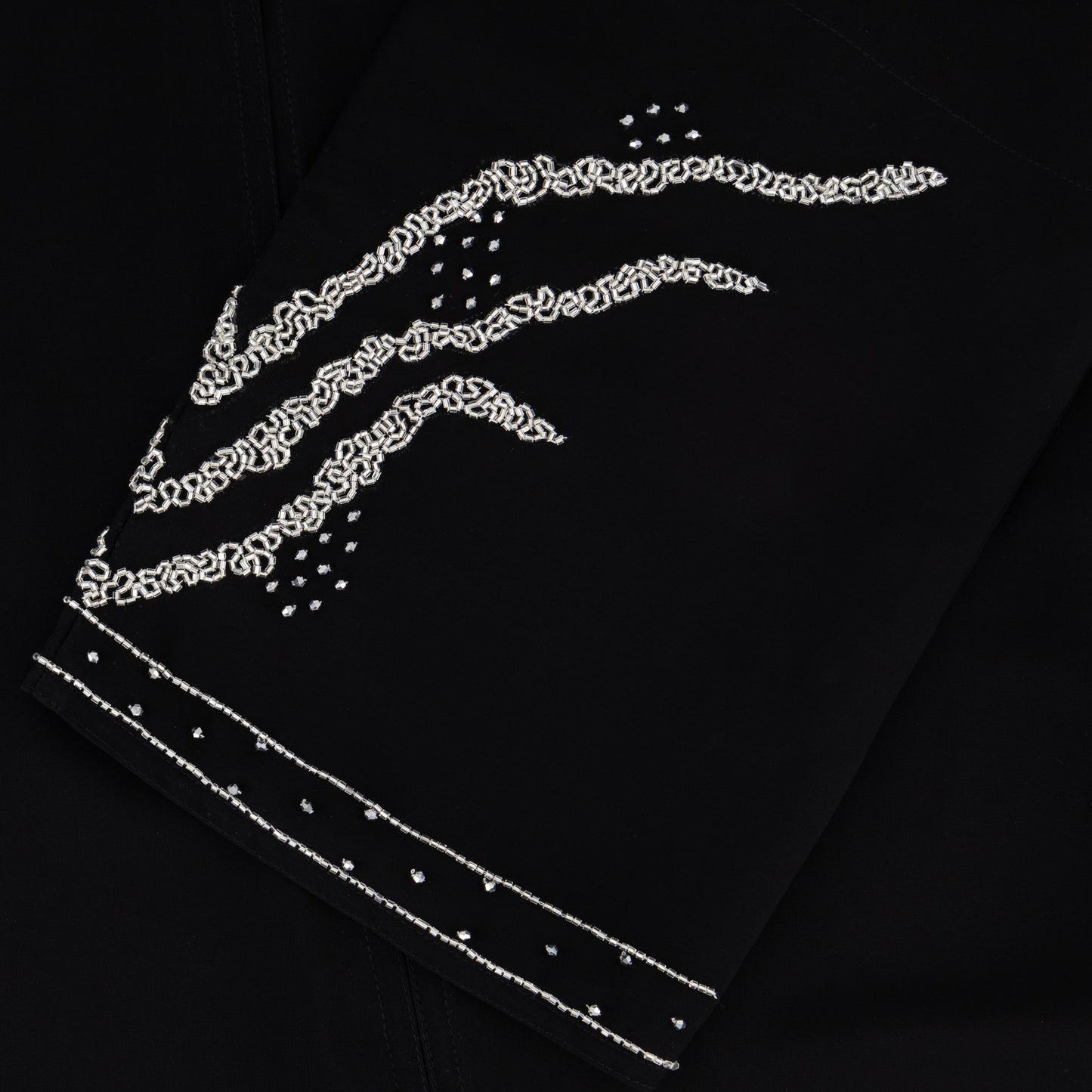 Inaya abaya closeup