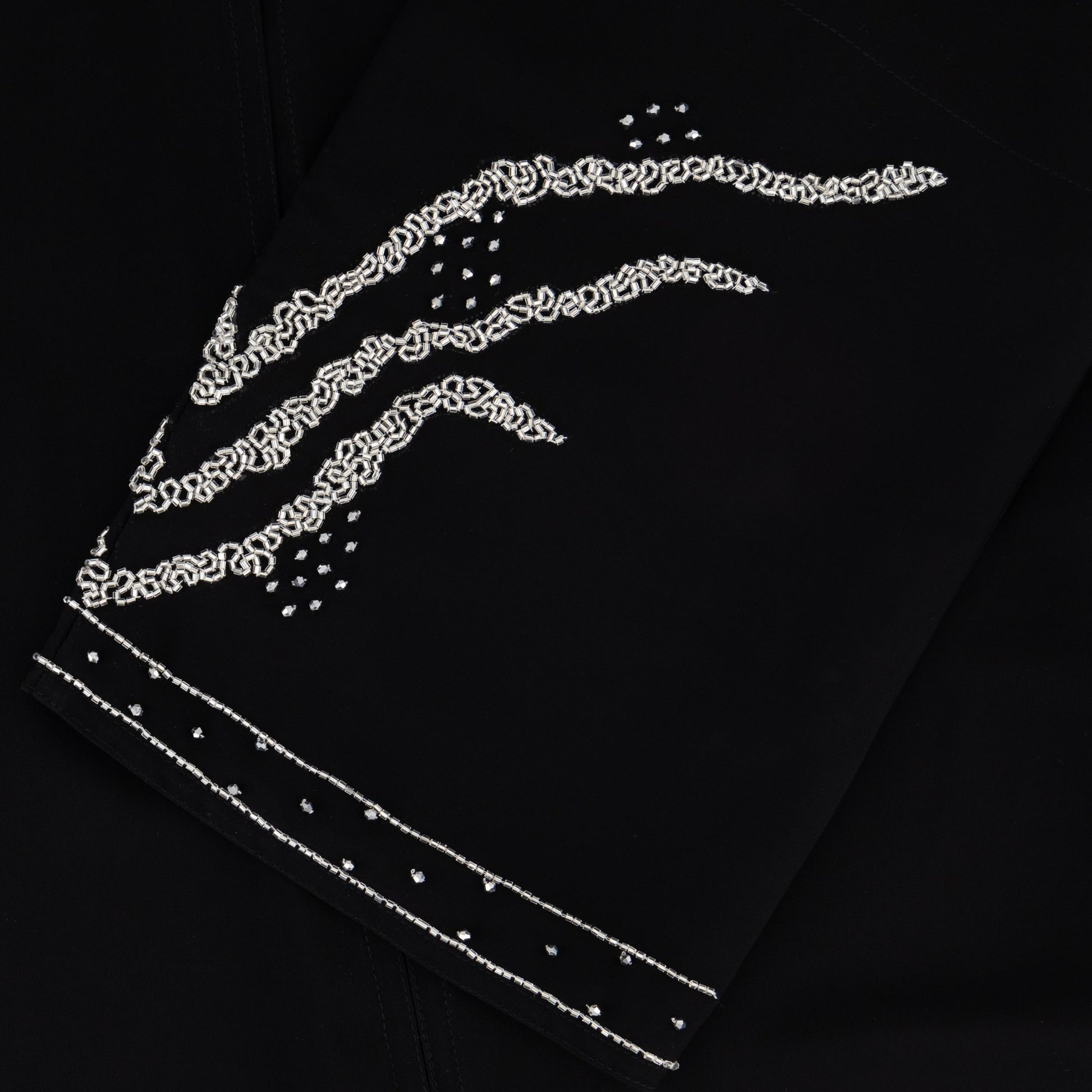 Inaya abaya closeup
