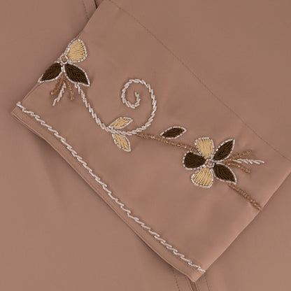 Zaha abaya closeup