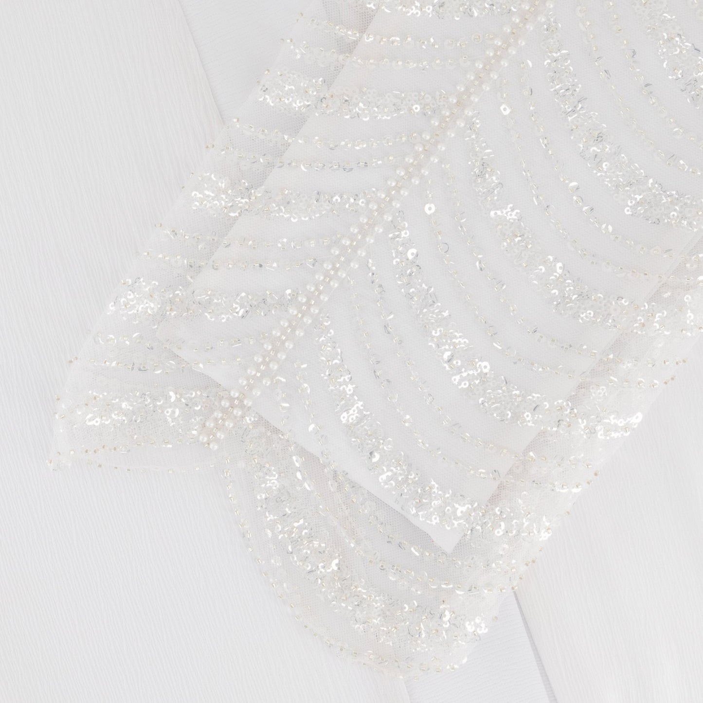 Izza abaya closeup