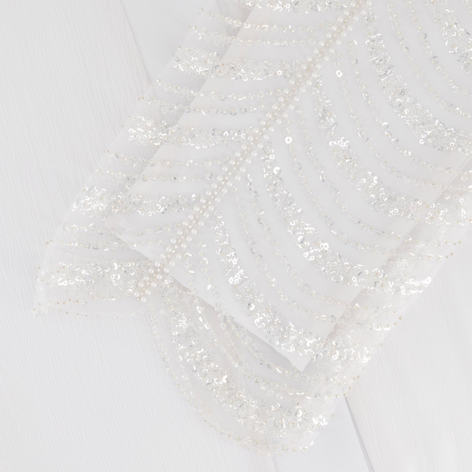 Izza abaya closeup