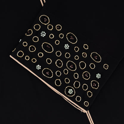Zayna abaya closeup