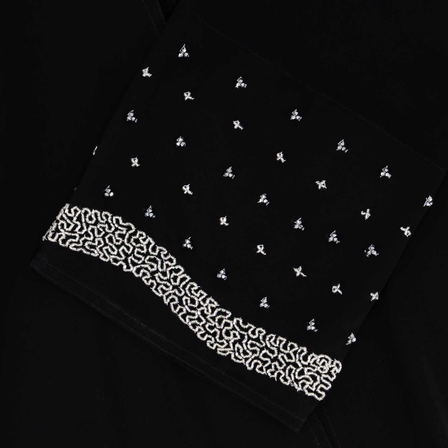 Lylah abaya closeup