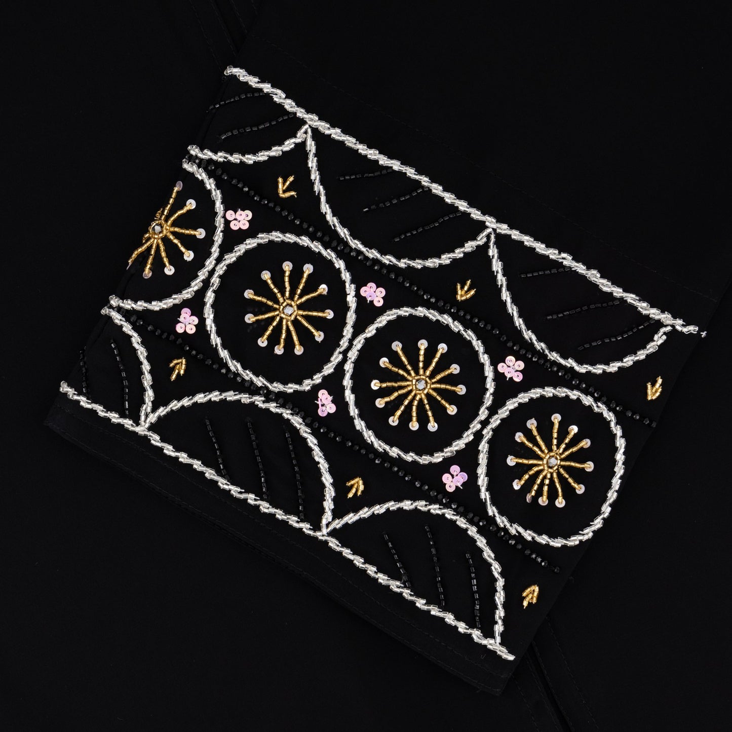 Anayah abaya closeup