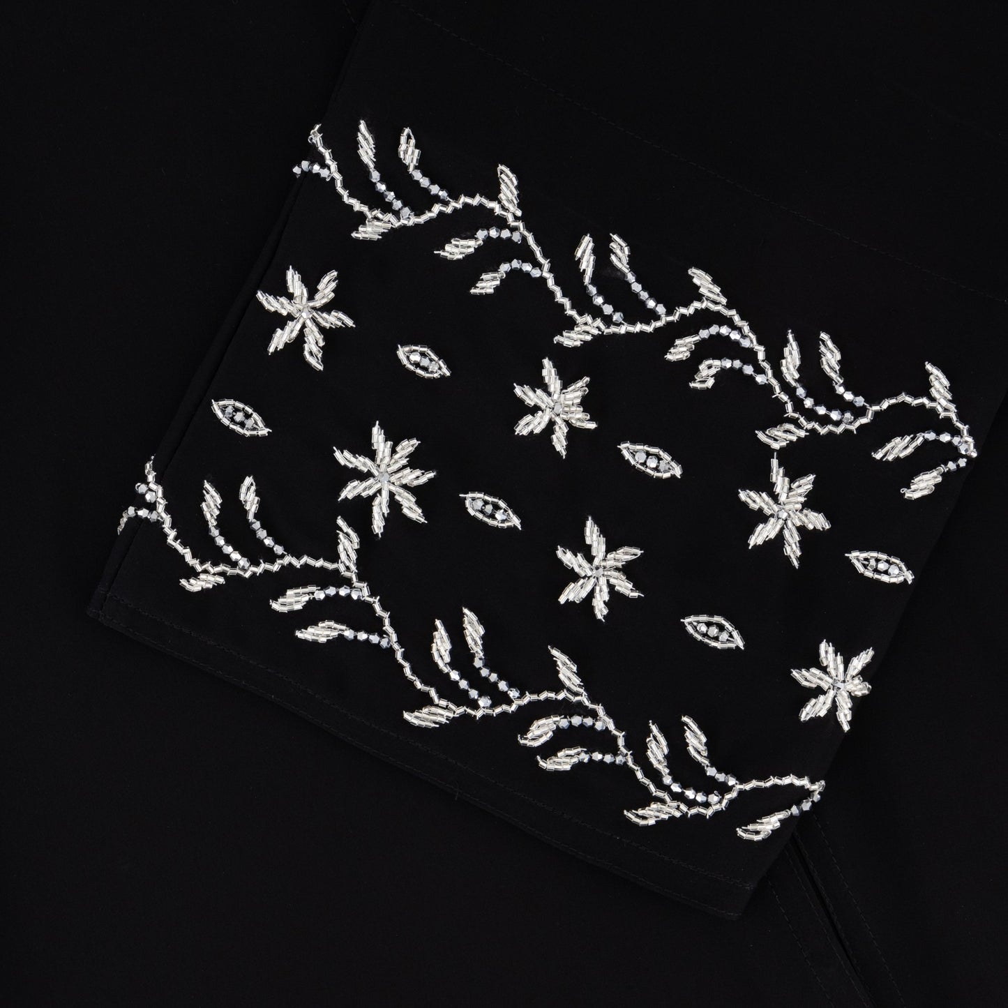 Samya abaya closeup