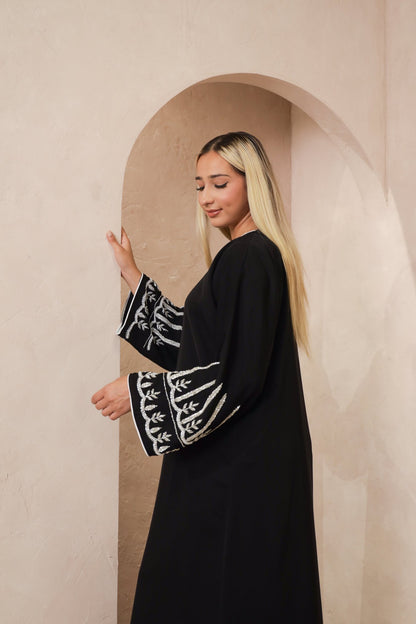 Sapna abaya closeup