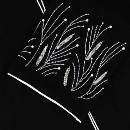 Raisa abaya closeup