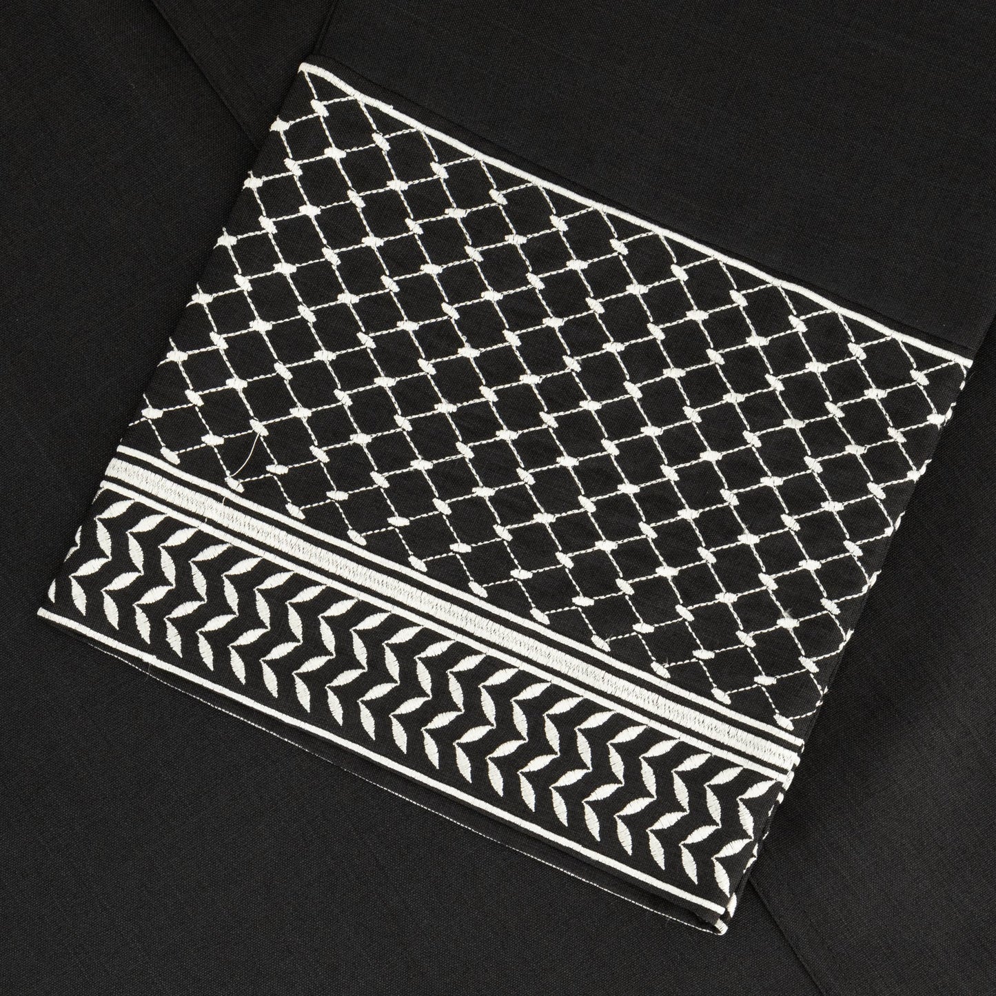 Keffiyeh abaya closeup