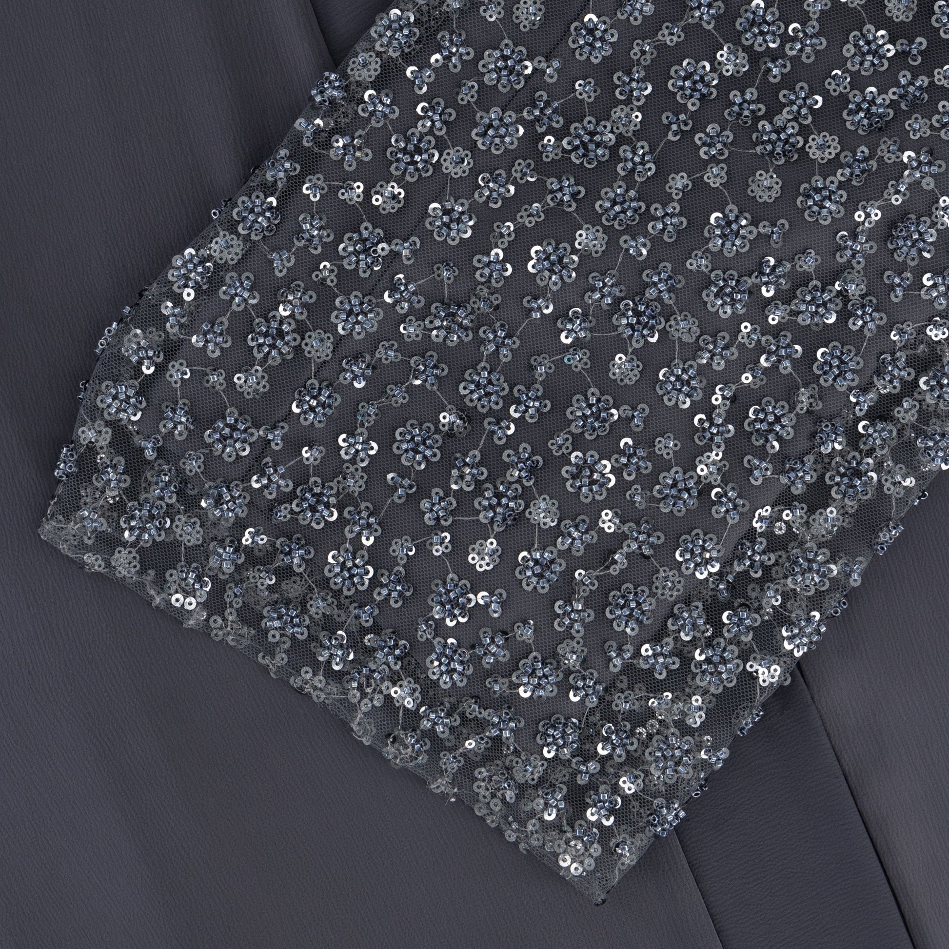 Insha abaya closeup