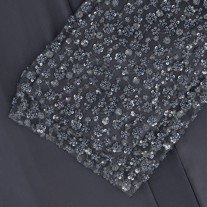 Insha abaya closeup