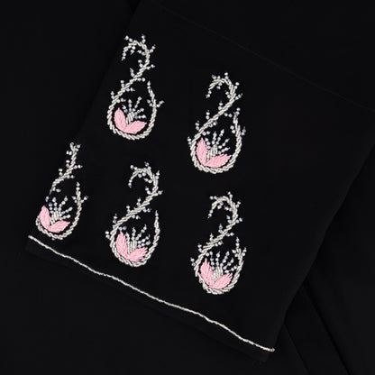 Husna abaya closeup