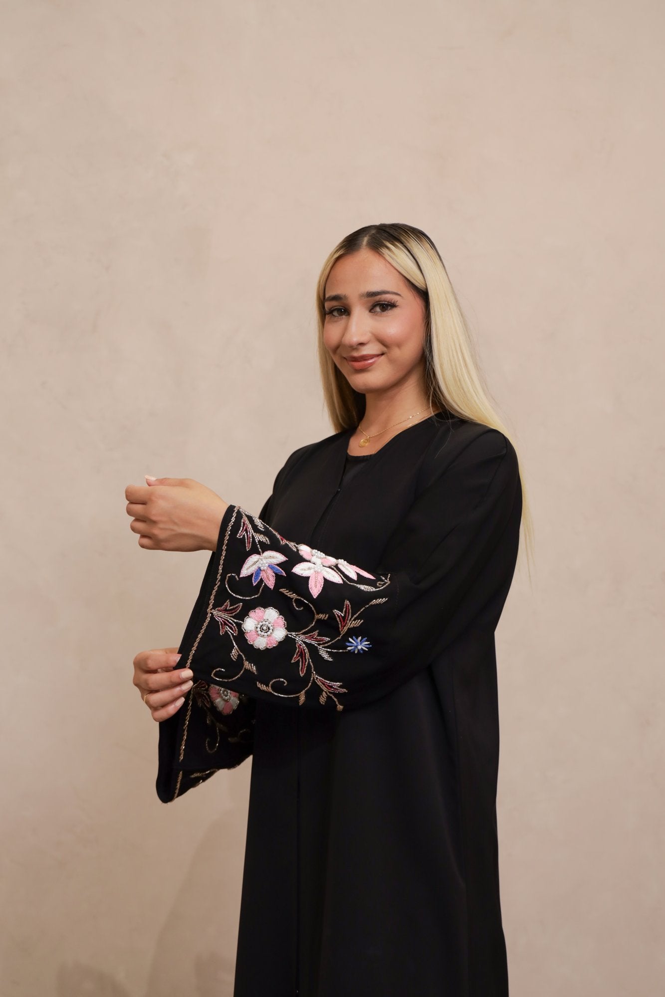 Elif abaya sleeve