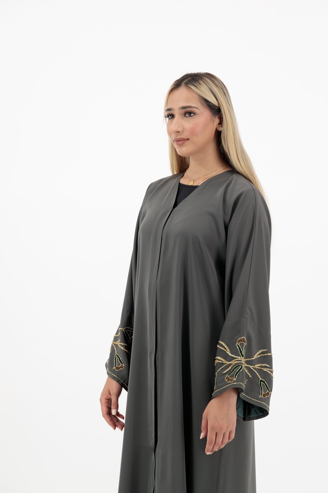 Saira abaya sleeve