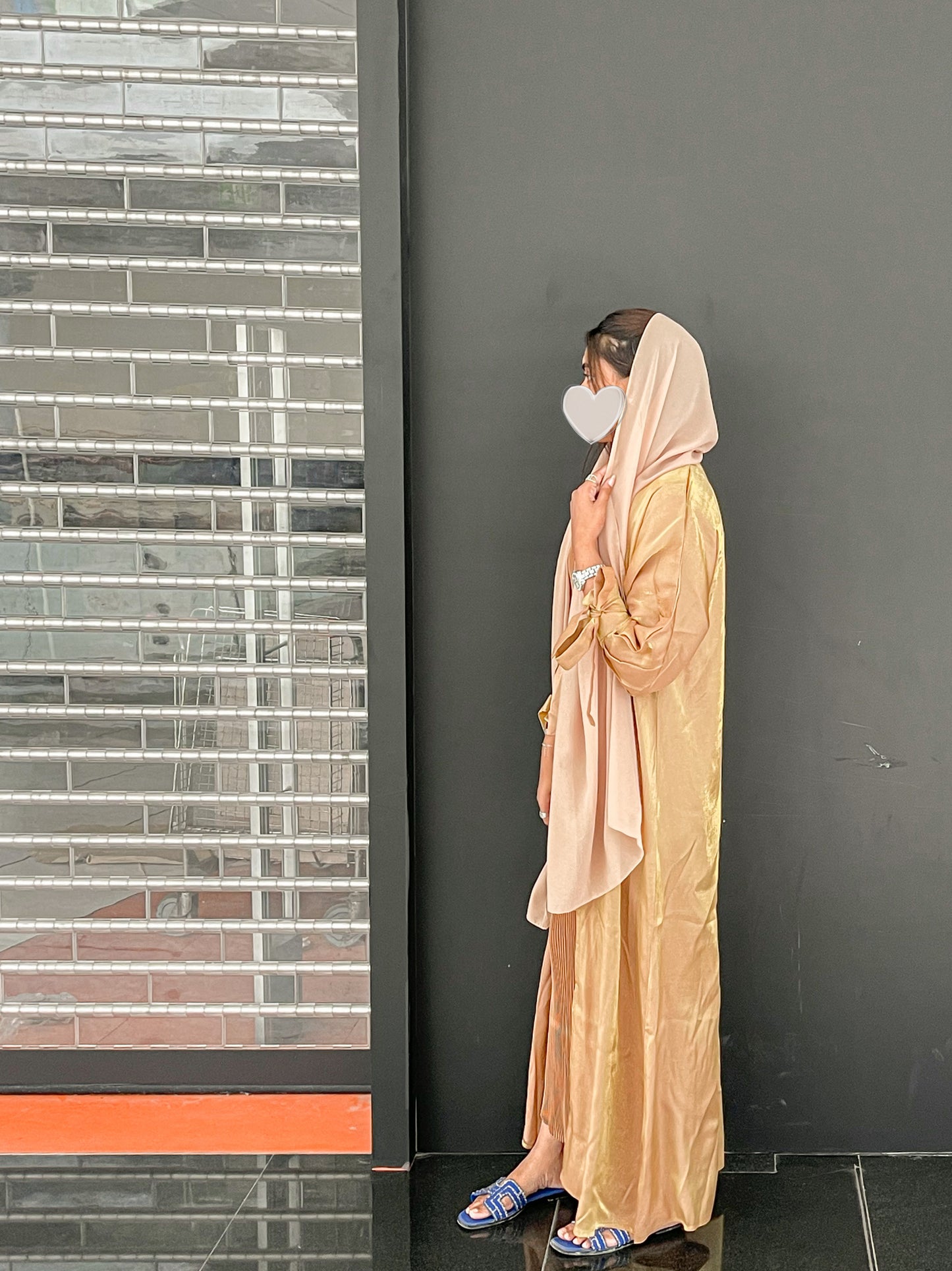 Lamia abaya golden