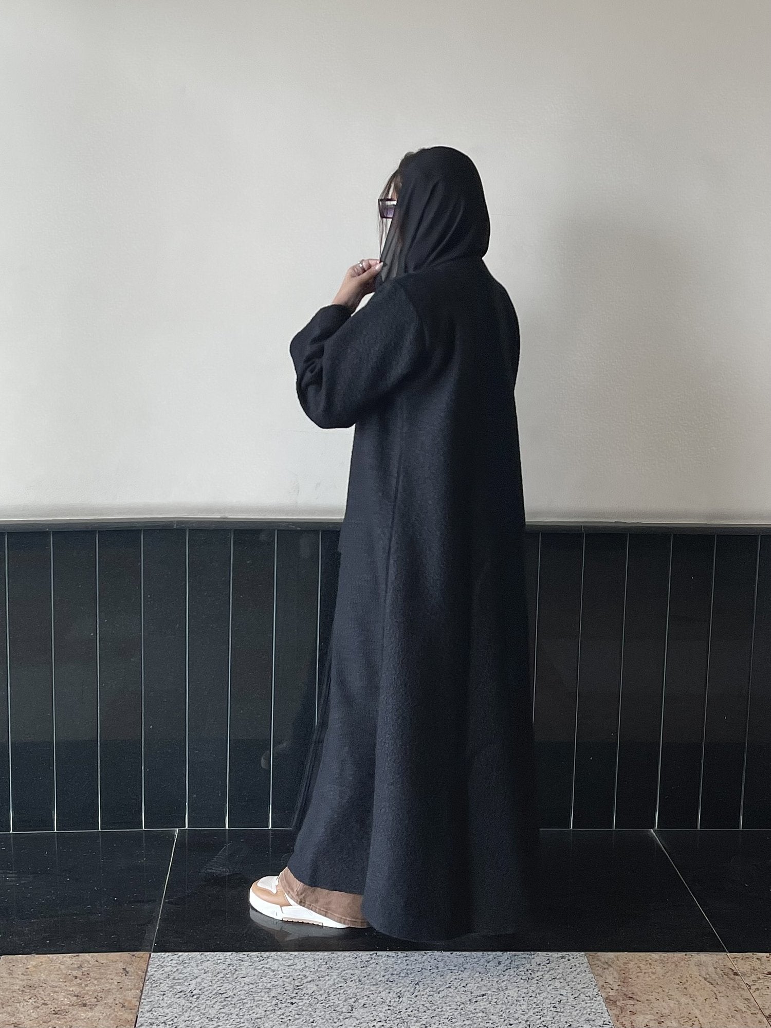 Teddy abaya model-closeup