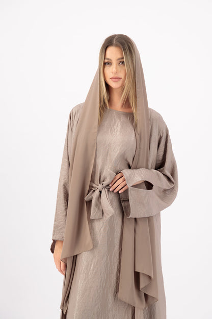 Shimmer Set abaya model-closeup