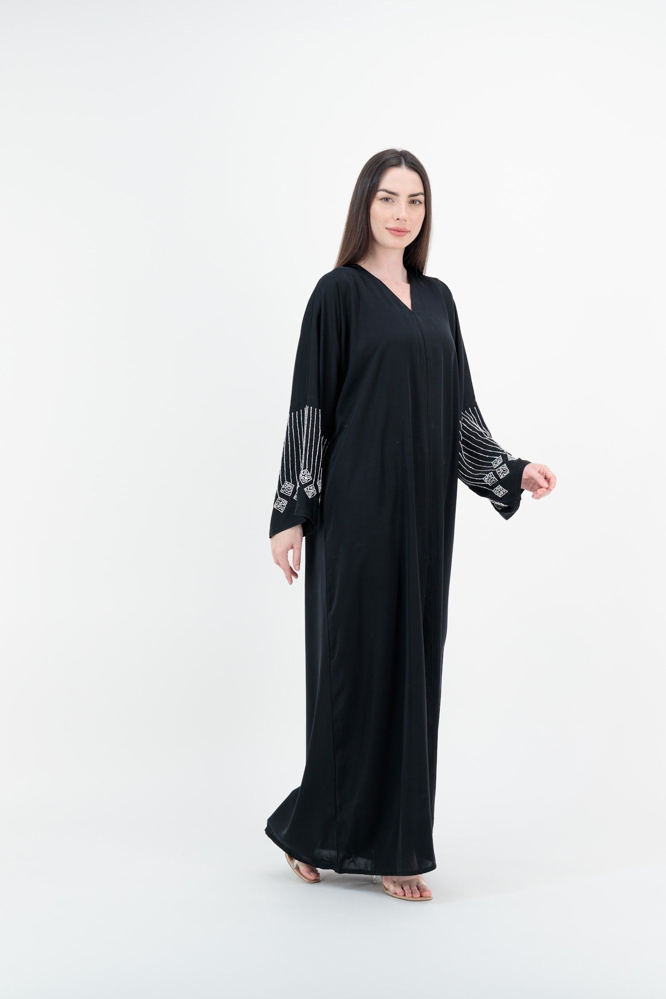 Silver Embroidered Cuff abaya model-front